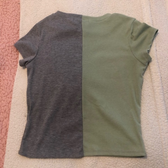 Graphic tee - Picture 3 of 3